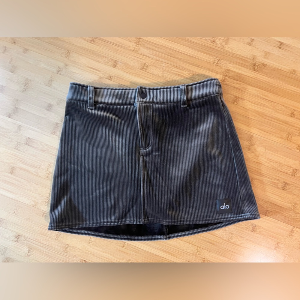 Alo ribbed velour baller mini skirt - macchiato- M
